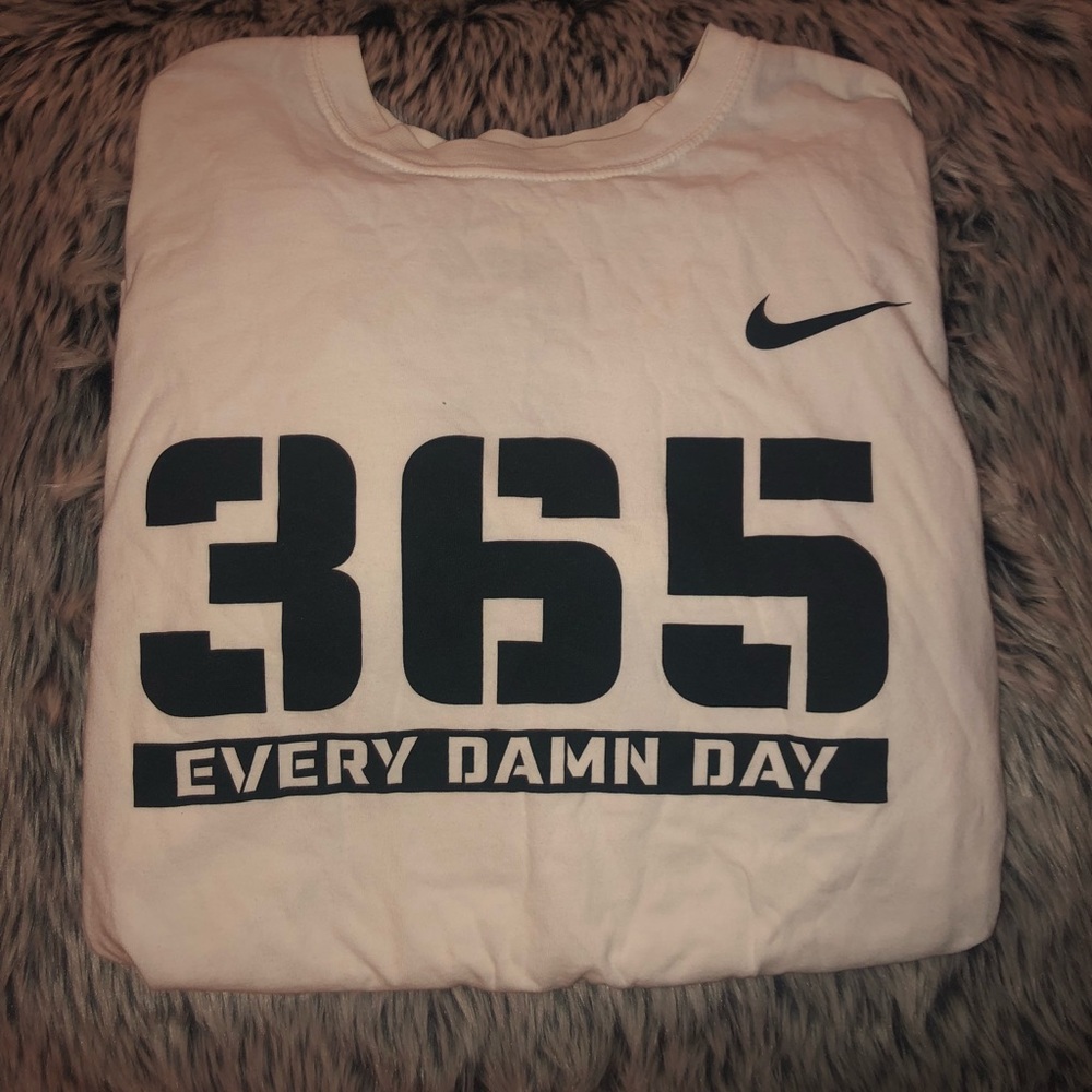 White nike t-shirt